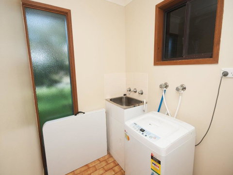 Pet Friendly On Pelican - Close To Myall River - E Caravan Parks 3