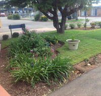 Plainsman Motel - E Caravan Parks