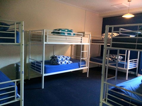 Port Adelaide Backpackers - E Caravan Parks 2
