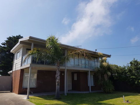 Portarlington Beach Shack 50 Metres To The Water - E Caravan Parks 1