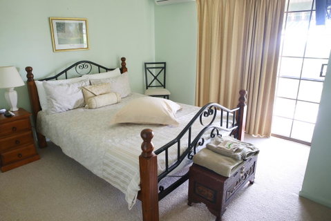 Porters Plainland Lockyer Valley B&B - E Caravan Parks 2