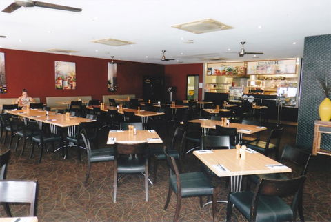 PRECINCT HOTEL GLADSTONE - E Caravan Parks 3