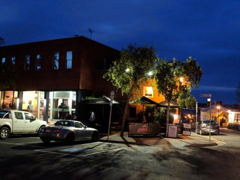 Prince Of Wales Hotel - E Caravan Parks 0