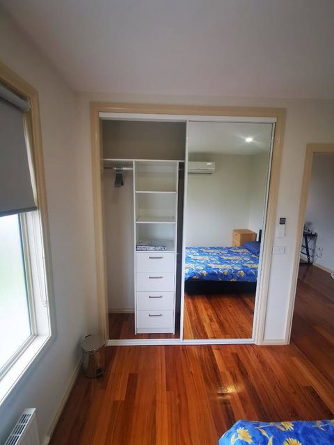 Private Luxury Bedroom - E Caravan Parks 3