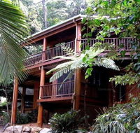 Private Rainforest Retreat with lagoon style pool