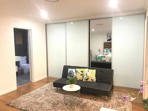 Private Room In Modern, Comfortable Home Stay - E Caravan Parks 1