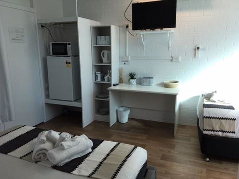 Proserpine Motel - E Caravan Parks 1