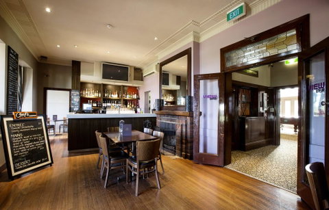 Pymble Hotel - E Caravan Parks 2