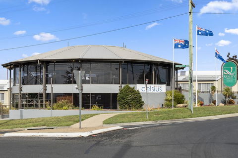 Quality Hotel Bathurst - E Caravan Parks 0