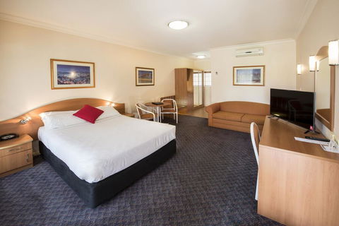 Quality Inn Penrith Sydney - E Caravan Parks 2
