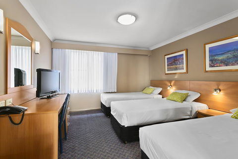 Quality Inn Penrith Sydney - E Caravan Parks 1