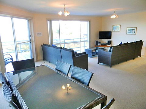 QUAYS 6 - E Caravan Parks 3