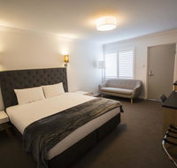 Quays Hotel - E Caravan Parks