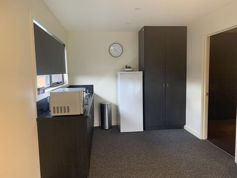 Queens Arms Hotel - E Caravan Parks 3