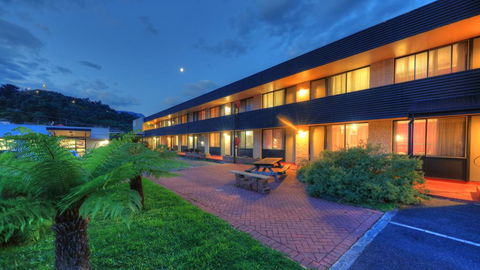 Queenstown Motor Lodge - E Caravan Parks 1