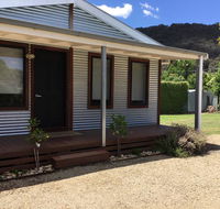 Rail Trail Cottage - E Caravan Parks