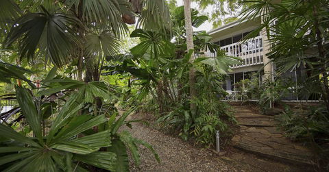 Rainforest Castaways Resort And Spa - E Caravan Parks 3