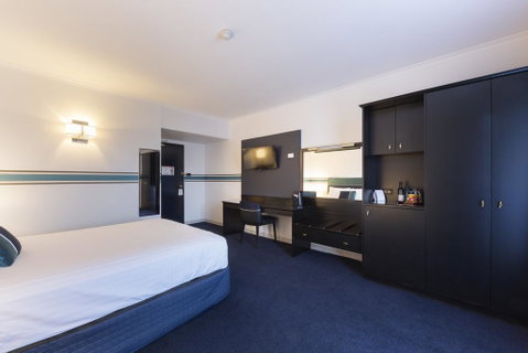 Ramada Diplomat Canberra - E Caravan Parks 2