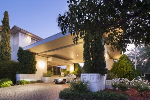 Ramada Diplomat Canberra - E Caravan Parks 0