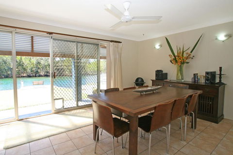 Ranu House - Waterfront - E Caravan Parks 2