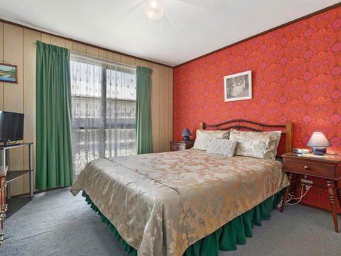 Raymond Cottage - E Caravan Parks 0