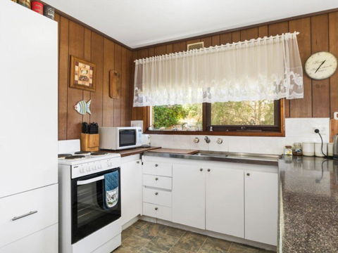 Raymond Cottage - E Caravan Parks 1