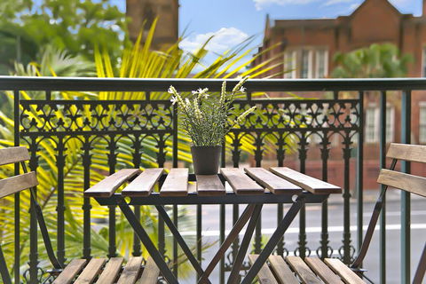 REDFERN 3 BEDROOM APARTMENT FREE PARKING WALK TO CENTRAL STATION NRE187 - E Caravan Parks 1