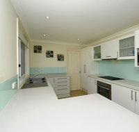 Reef Close 1/2 - E Caravan Parks