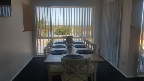 Relax And Chillax At Happi Dayz Retreat - E Caravan Parks 3