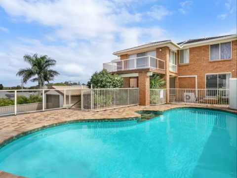 Relax And Chillax At Happi Dayz Retreat - E Caravan Parks 0
