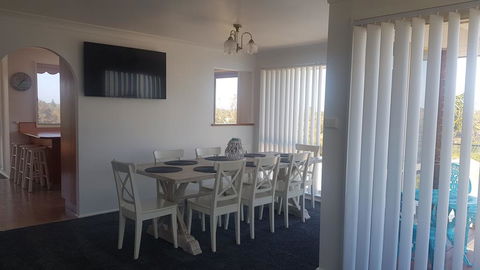 Relax And Chillax At Happi Dayz Retreat - E Caravan Parks 2
