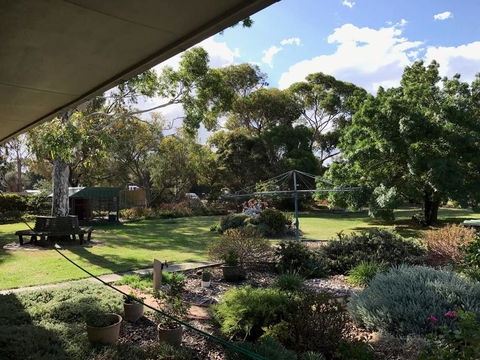 Relaxing Geelong Studio - E Caravan Parks 1