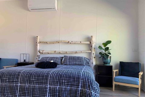 Relaxing Geelong Studio - E Caravan Parks 2