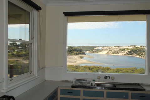 River Panorama Beach House - E Caravan Parks 2