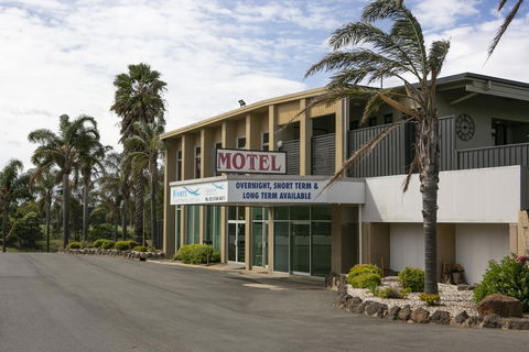 Rivers Apartments Motel Sale Gippsland - E Caravan Parks 1