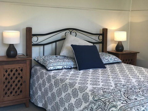 Riverview Cottage - E Caravan Parks 2
