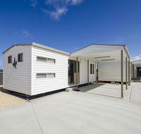 Rocks Retreat Cabin - Seal - E Caravan Parks
