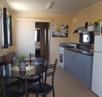 Rocks Retreat Cabin 3 - Lobster - E Caravan Parks