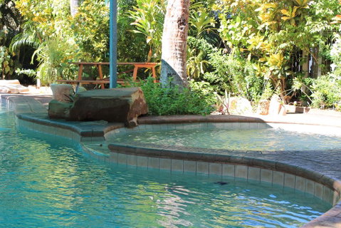 Roey Backpackers And Party Bar - E Caravan Parks 0