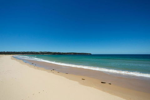 Rolling Waves 1 - E Caravan Parks 1