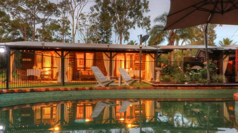 Ronday-voo Bed And Breakfast - E Caravan Parks 0