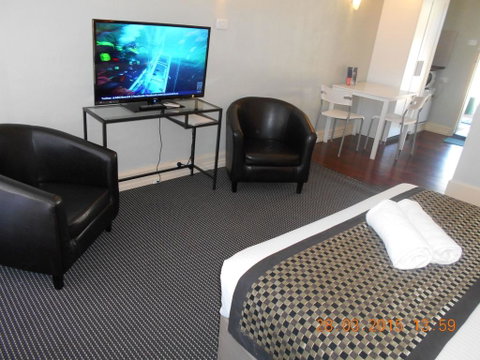 Rose City Motor Inn - E Caravan Parks 2