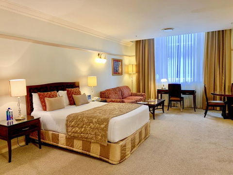 Royal Albert Hotel - E Caravan Parks 1