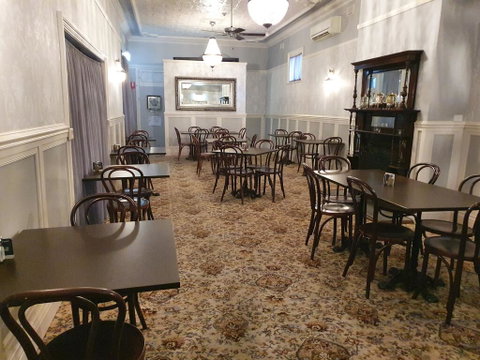 Royal Hotel - E Caravan Parks 2