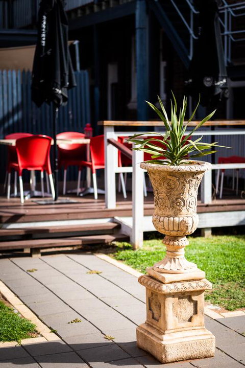 Royal Hotel - E Caravan Parks 3