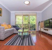 Rustic Hardwood 2 Bedroom Apartment in Randwick - E Caravan Parks