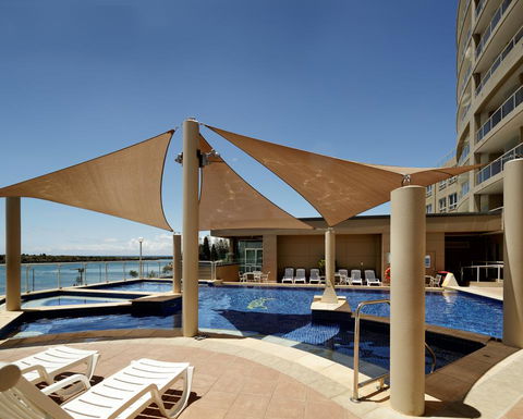 Rydges Hotel Port Macquarie - E Caravan Parks 1