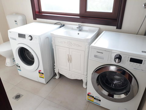 Safe And Quiet Rooms In Sydney - E Caravan Parks 3