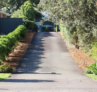 Salamander Bay Bed and Breakfast - E Caravan Parks