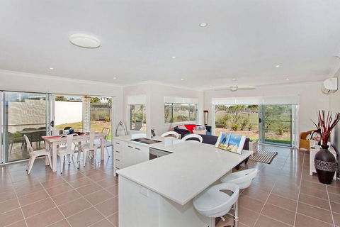 SALTY PAUSE @ BONDI HOUSE - E Caravan Parks 1